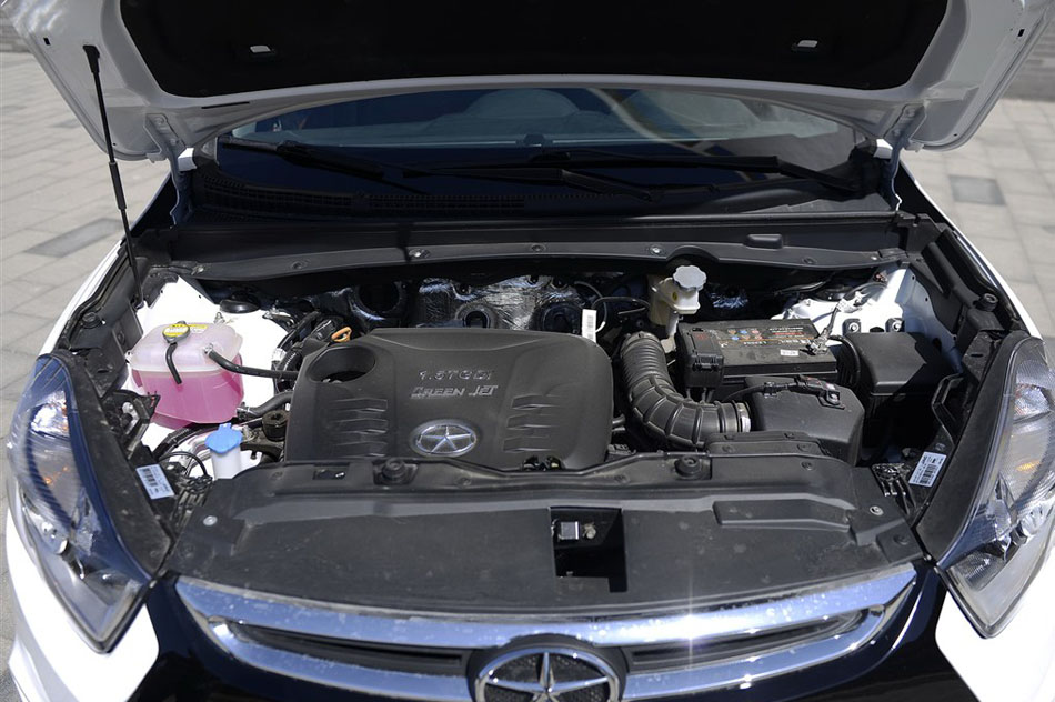 2015款 1.5TGDI 手动豪华型 引擎底盘