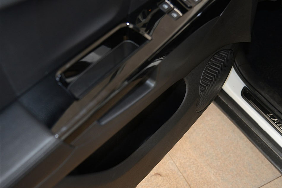 2014款 2.0T 自动创领版 座椅空间