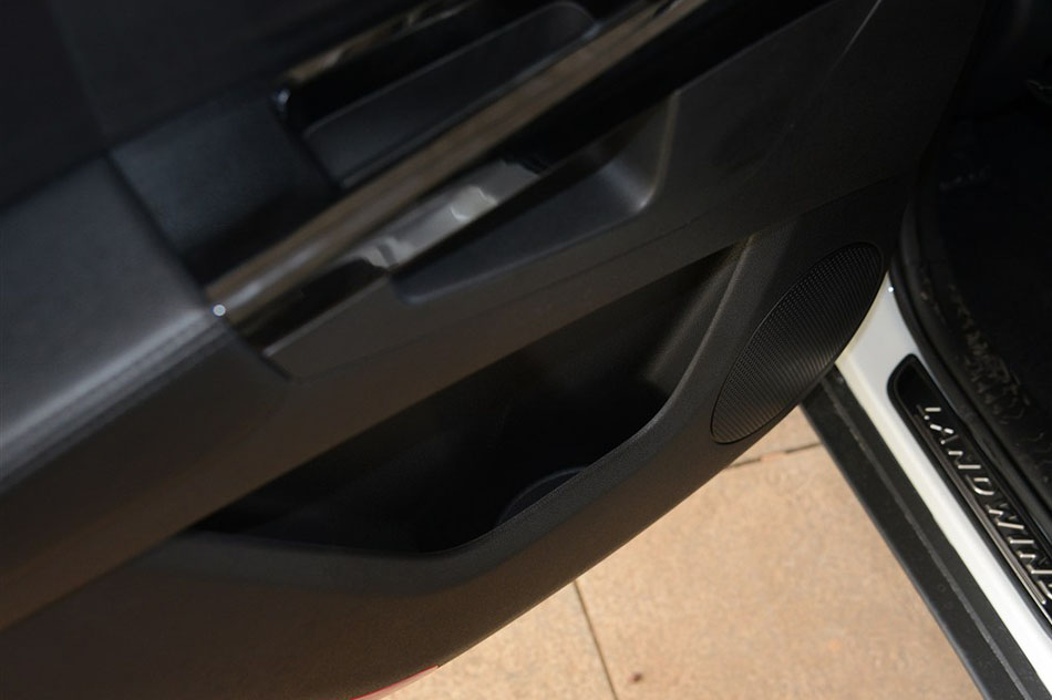 2014款 2.0T 自动创领版 座椅空间