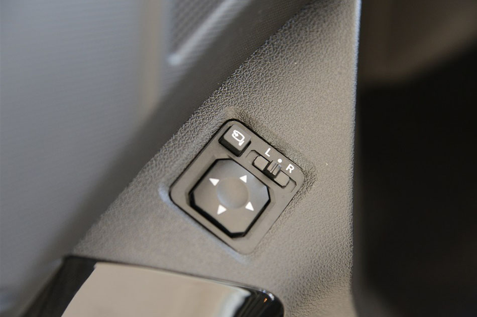 2014款 2.0T 自动创领版 座椅空间