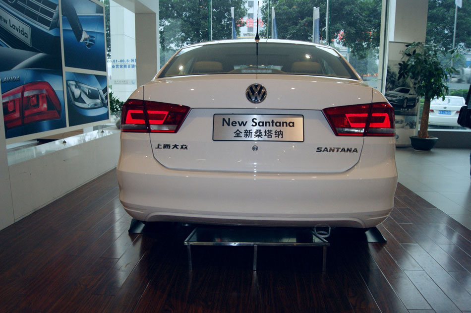全新桑塔纳