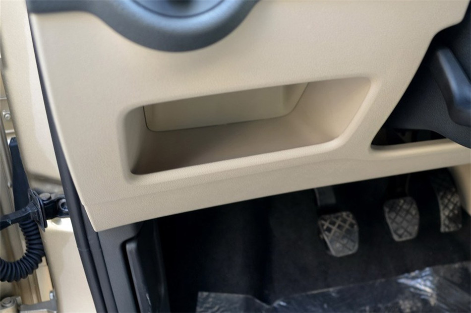 2013款 新桑塔纳 1.6L 手动豪华版