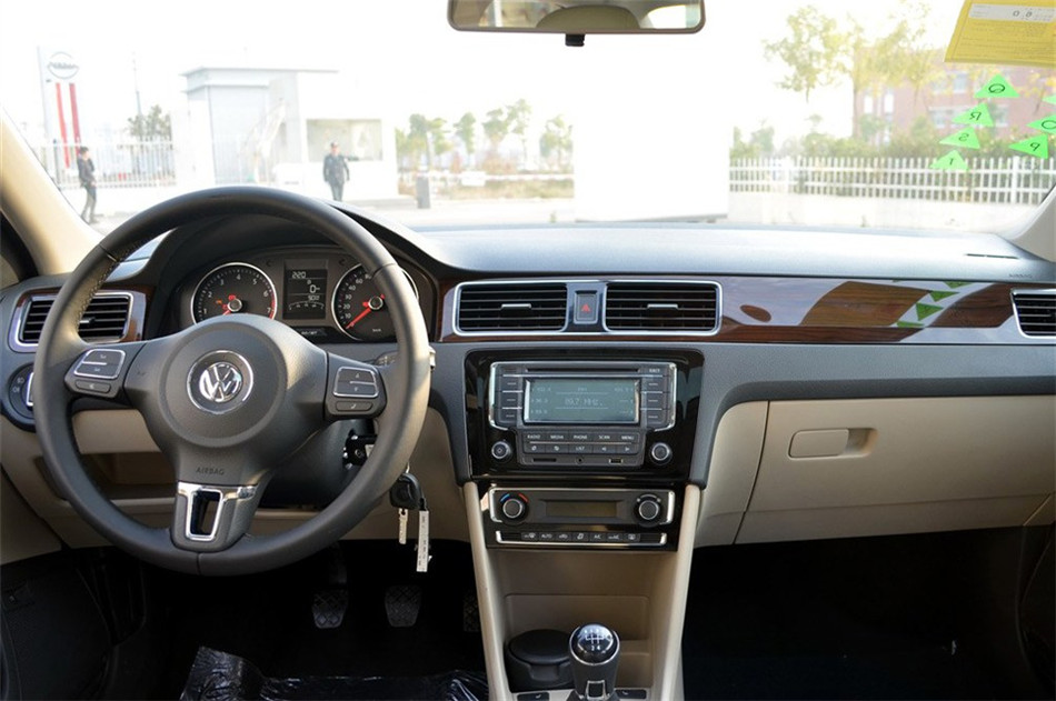 2013款 新桑塔纳 1.6L 手动豪华版