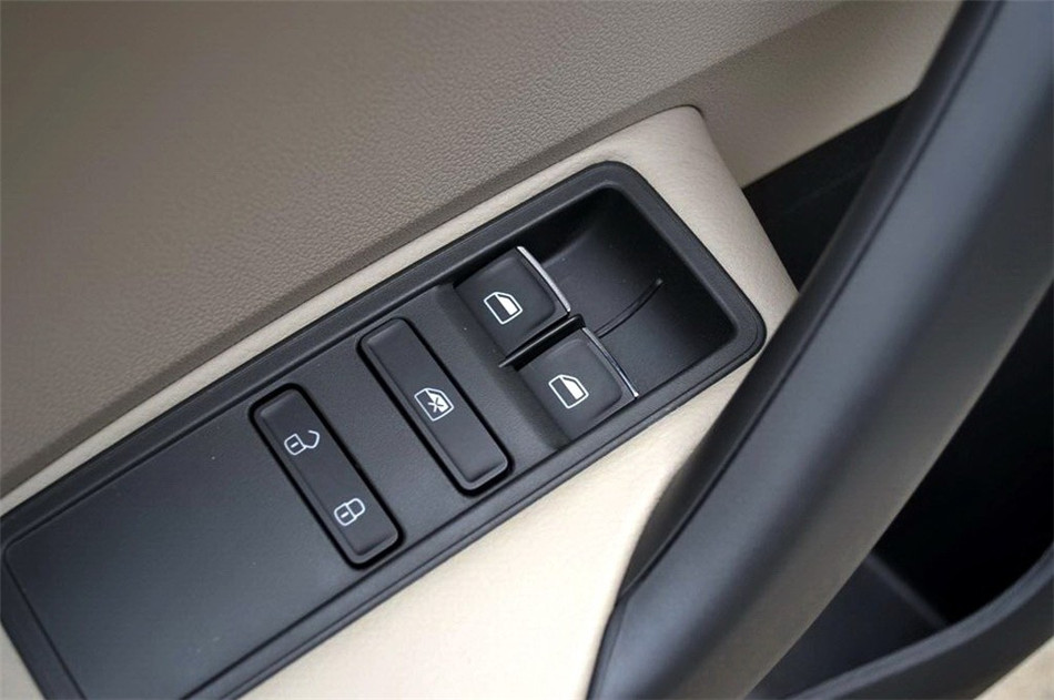 2013款 新桑塔纳 1.6L 手动豪华版