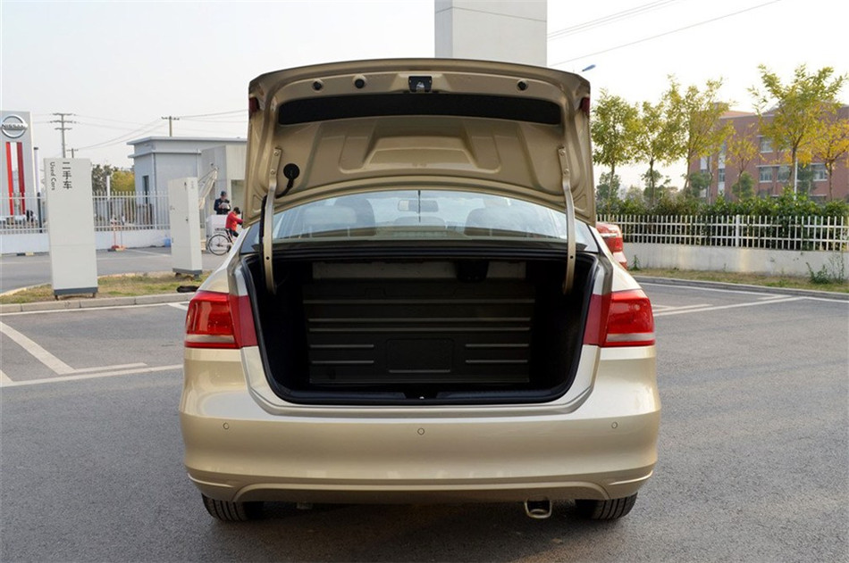 2013款 新桑塔纳 1.6L 手动豪华版