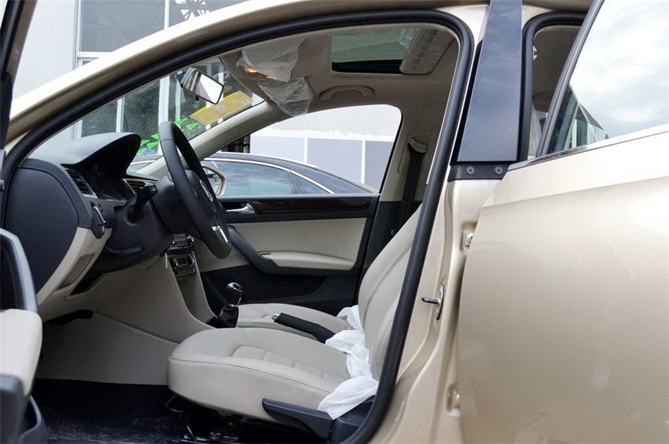 2013款 新桑塔纳 1.6L 手动豪华版