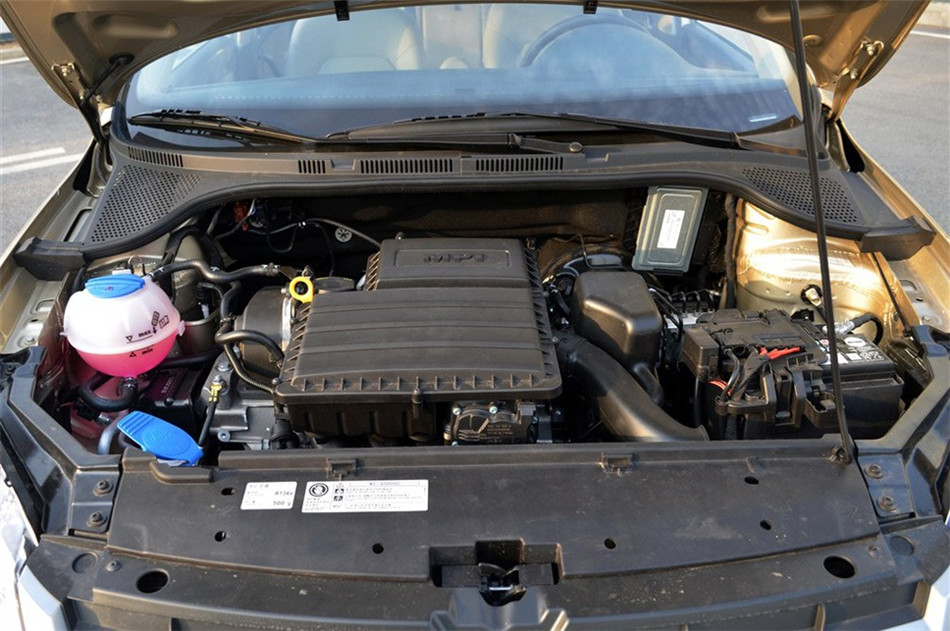 2013款 新桑塔纳 1.6L 手动豪华版