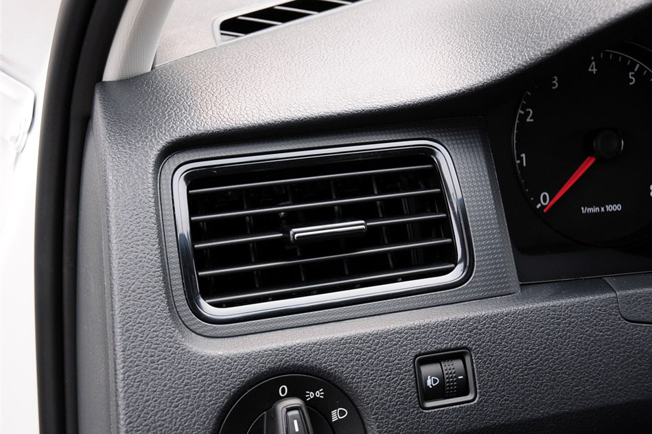 2015款 1.6L 自动风尚版 内饰