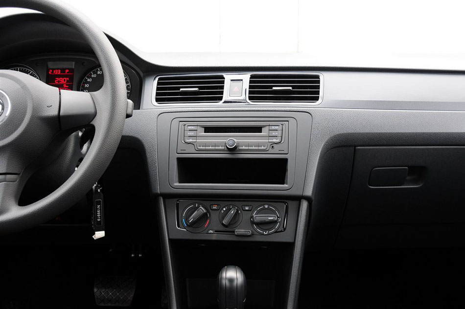 2015款 1.6L 自动风尚版 内饰