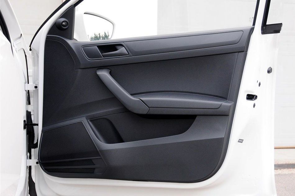 2015款 1.6L 自动风尚版 座椅空间