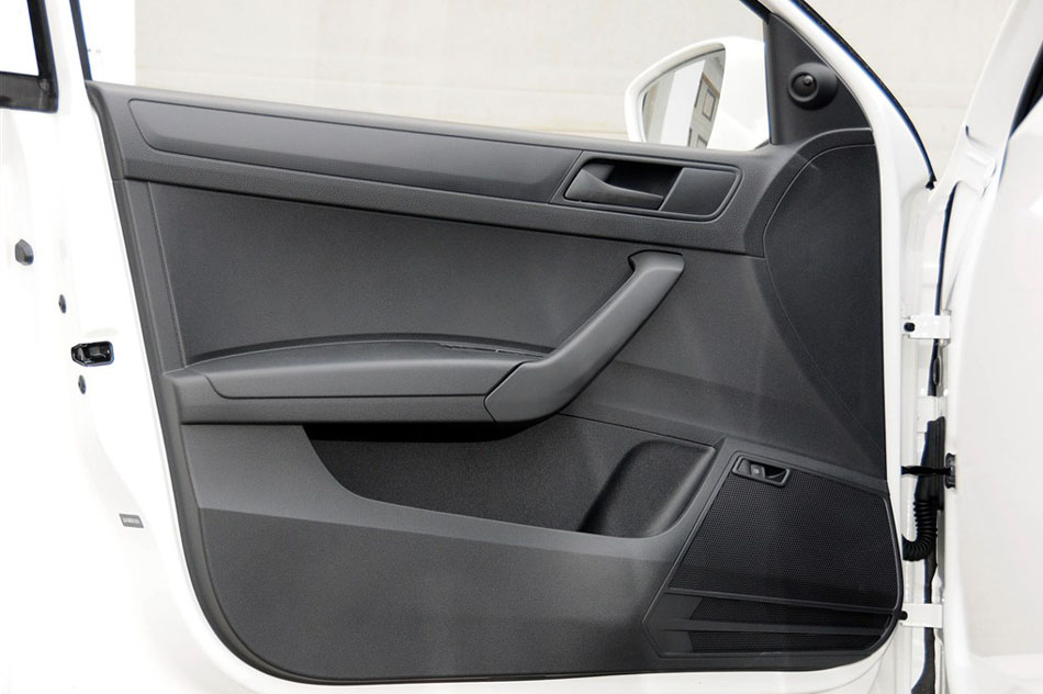 2015款 1.6L 自动风尚版 座椅空间