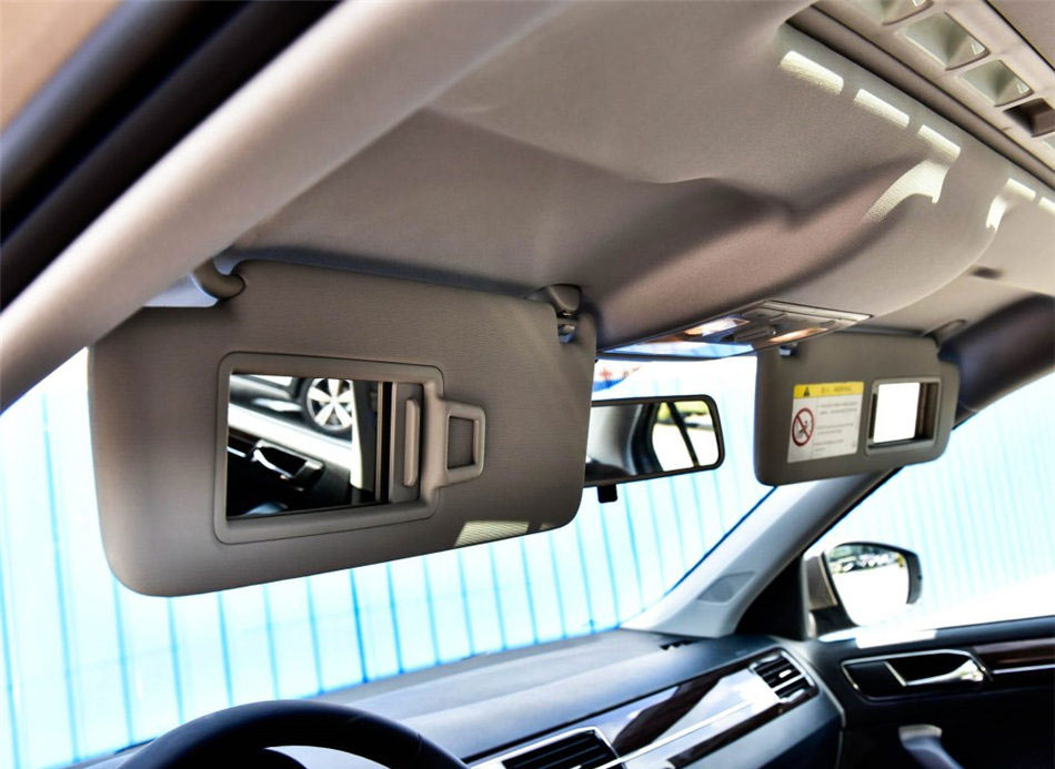 2016款 1.6L 自动豪华版 座椅空间