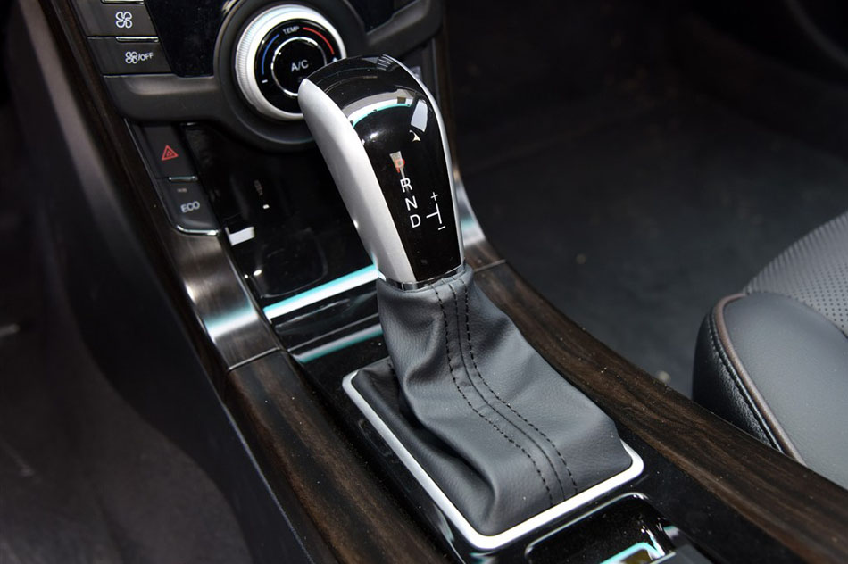 2015款 1.8T 自动旗舰型 内饰