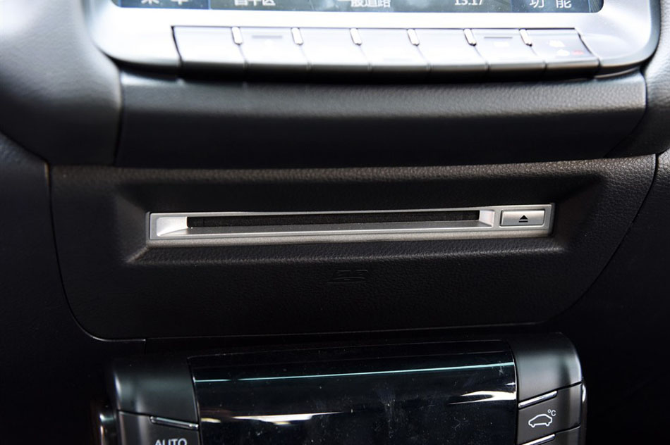 2015款 1.8T 自动旗舰型 内饰