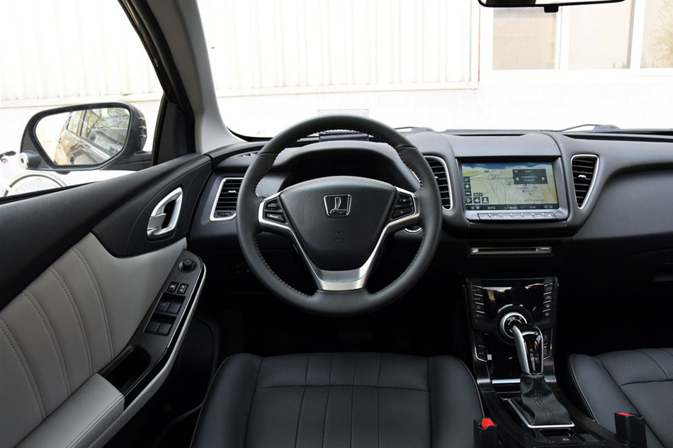 2015款 1.8T 自动旗舰型 内饰