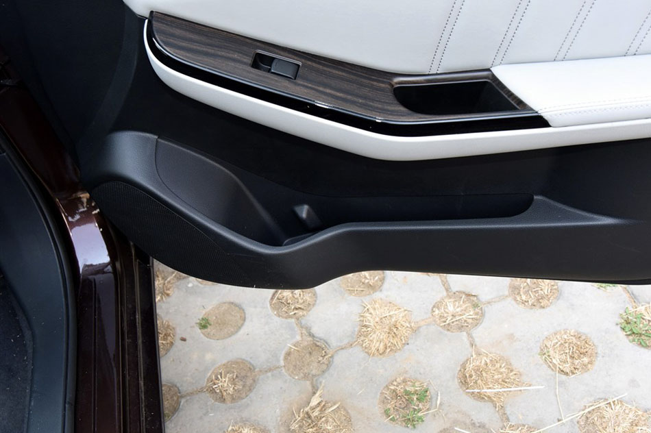 2015款 1.8T 自动旗舰型 座椅空间