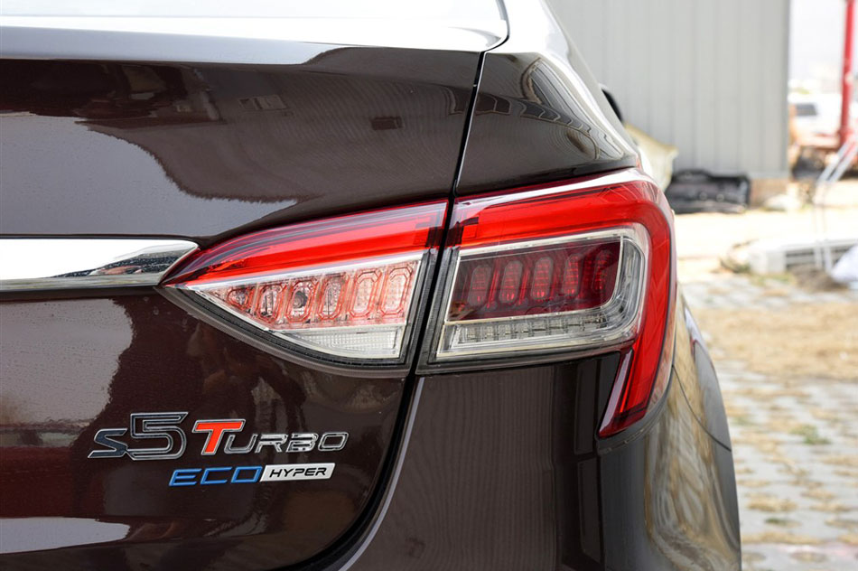 2015款 1.8T 自动旗舰型 细节