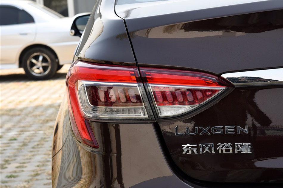 2015款 1.8T 自动旗舰型 细节