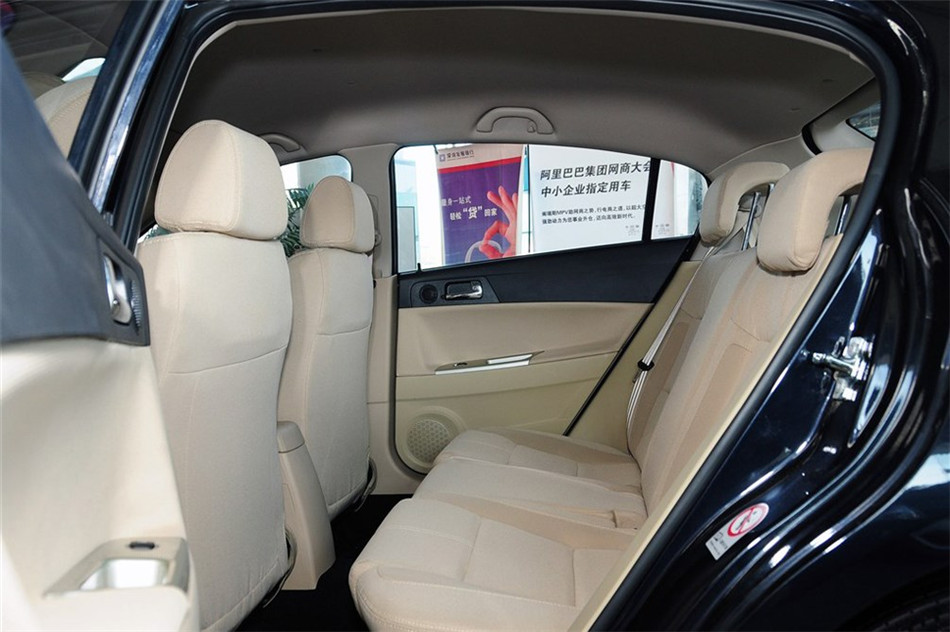 中华H320 2012款 1.5L AT 舒适型 