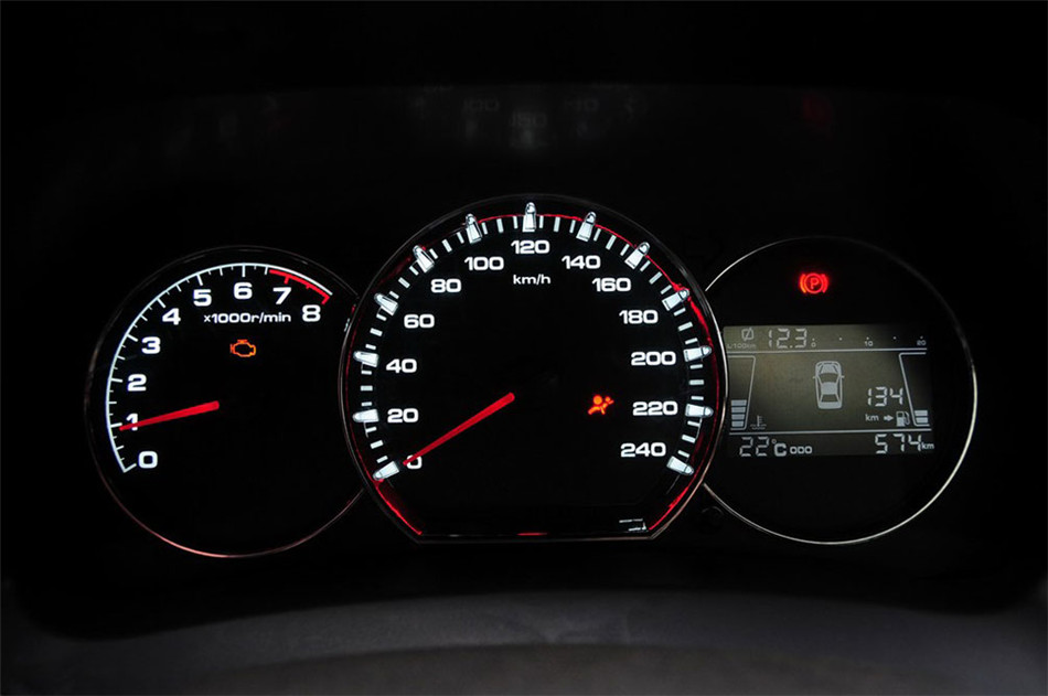 2013款力帆720 1.8L手动豪华型