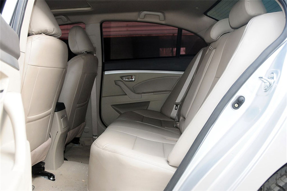 2013款力帆720 1.8L手动豪华型