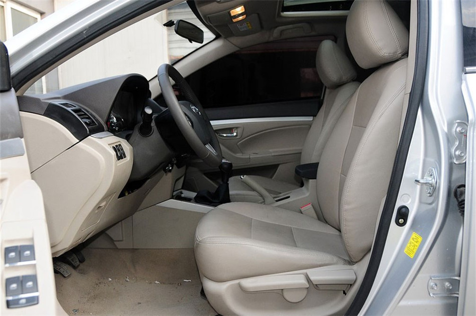 2013款力帆720 1.8L手动豪华型