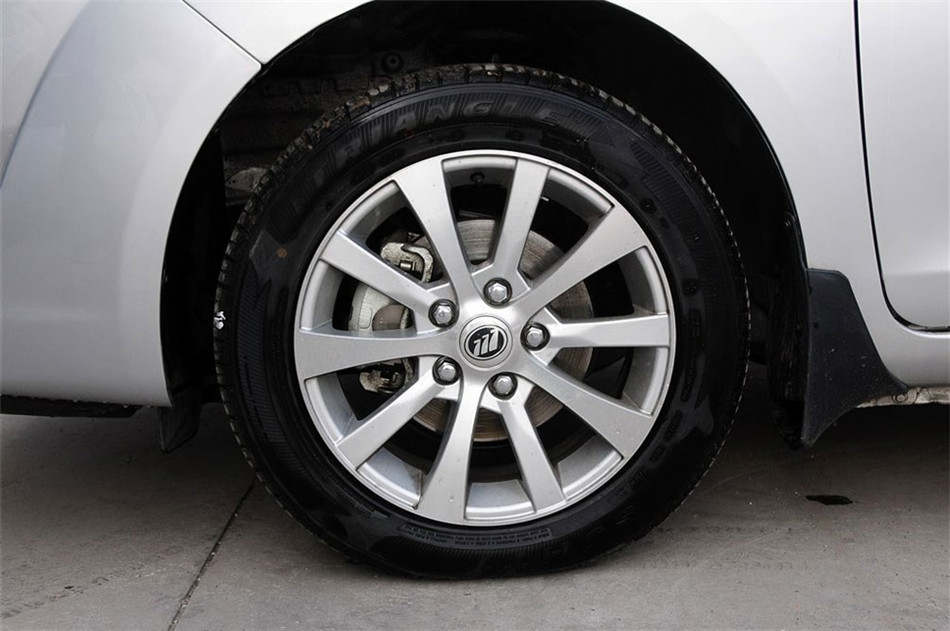 2013款力帆720 1.8L手动豪华型