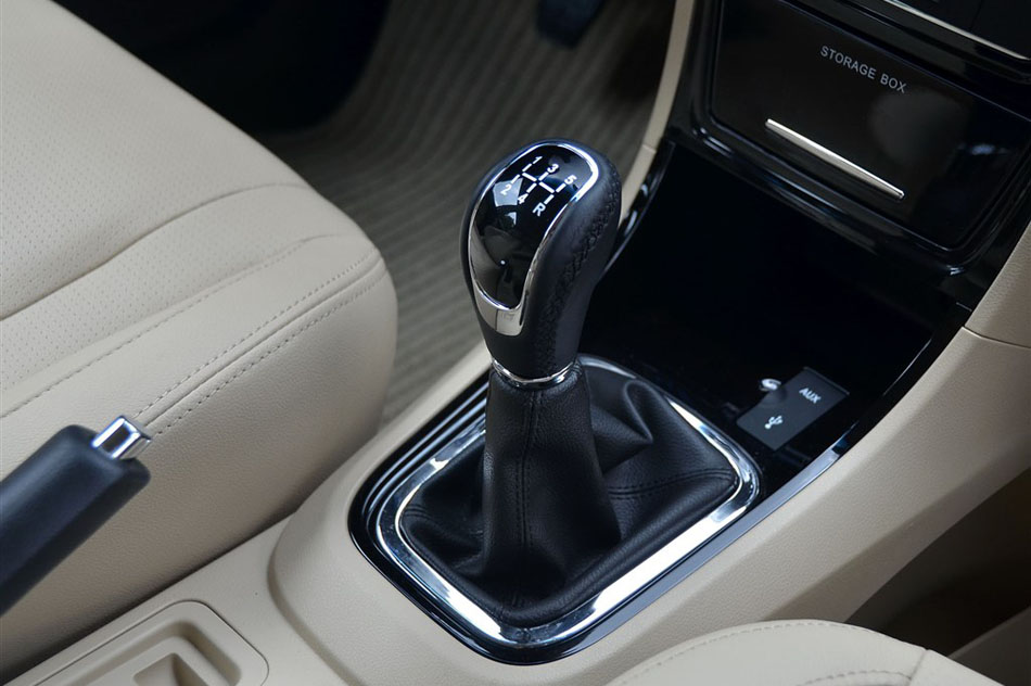 2013款奇瑞E3 1.5手动智尚版