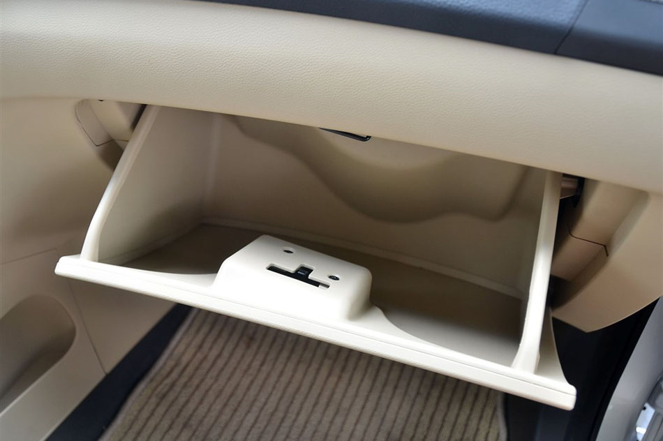 2013款奇瑞E3 1.5手动智尚版