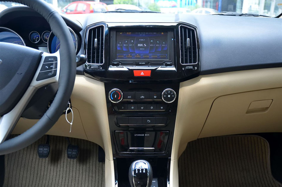 2013款奇瑞E3 1.5手动智尚版