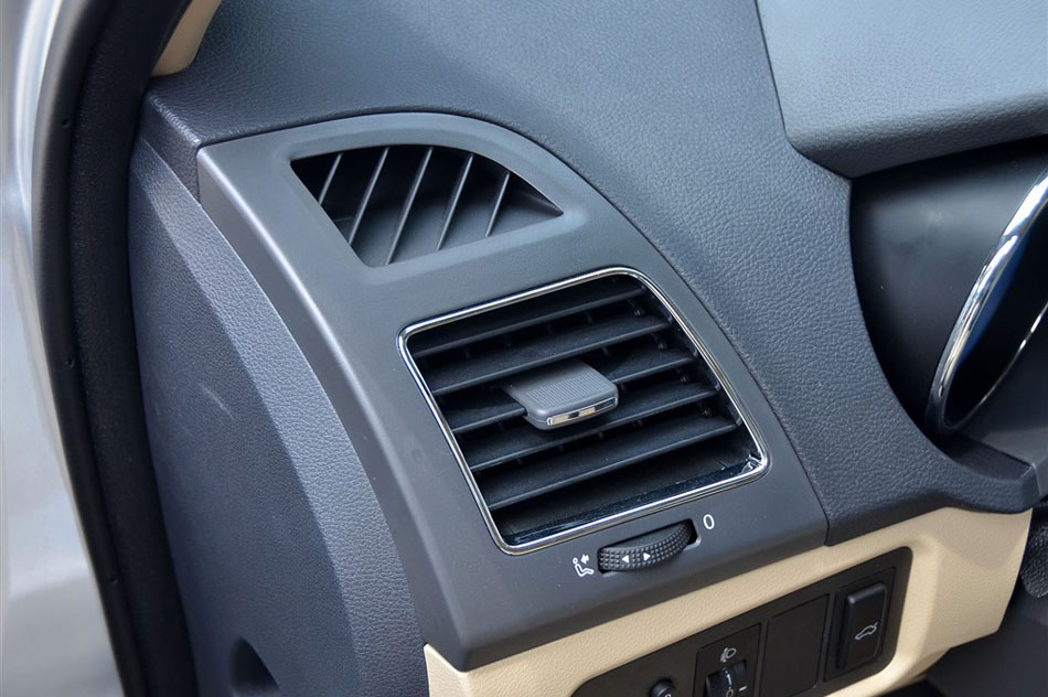 2013款奇瑞E3 1.5手动智尚版