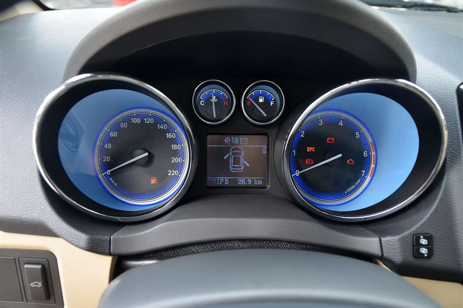 2013款奇瑞E3 1.5手动智尚版