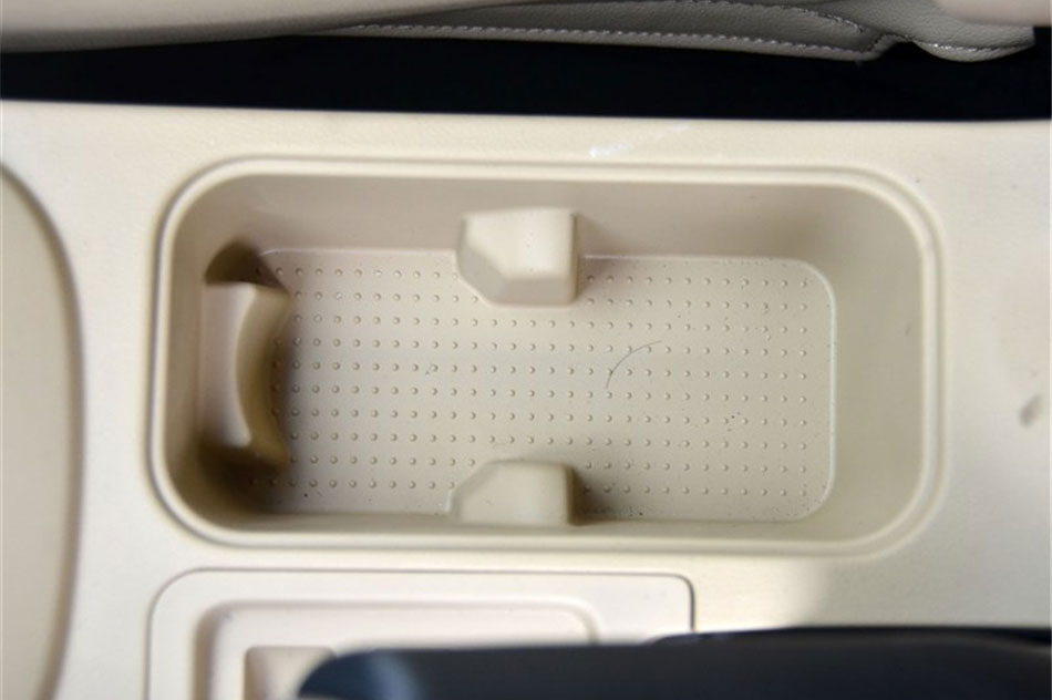 2013款奇瑞E3 1.5手动智尚版