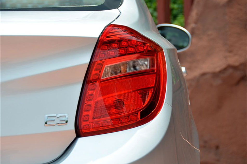 2013款奇瑞E3 1.5手动智尚版