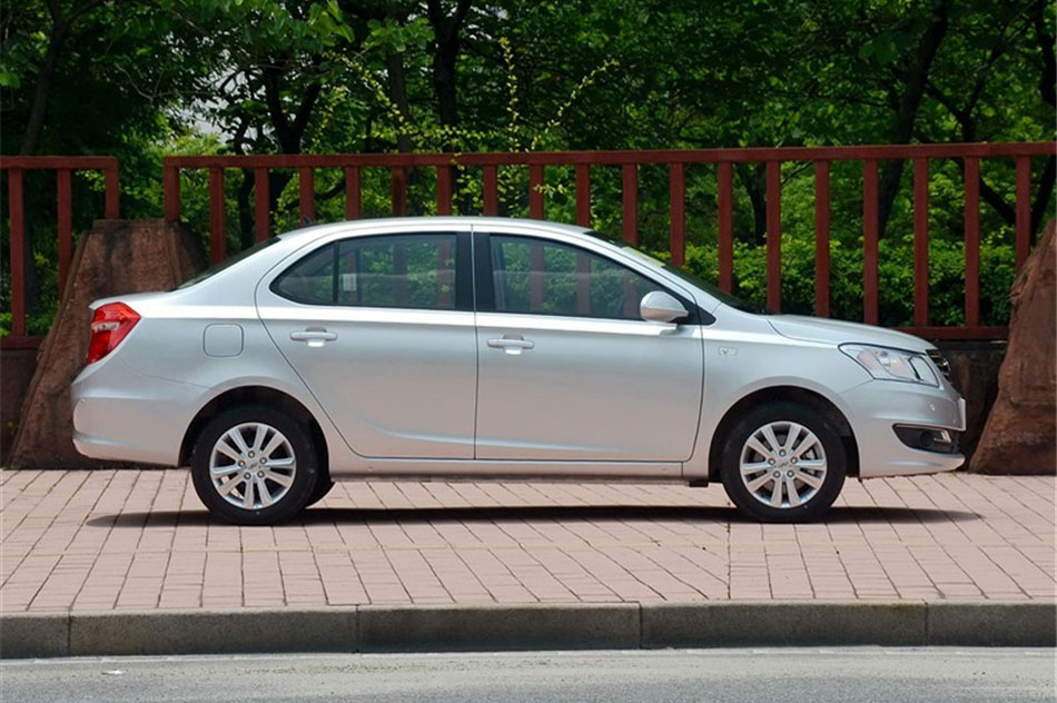 2013款奇瑞E3 1.5手动智尚版